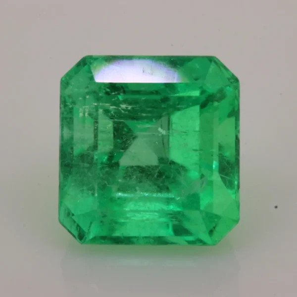 Exquisite Emerald Gemstones. - Image 2